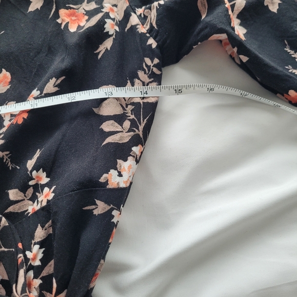 Wrap dress, size medium - Picture 10 of 12